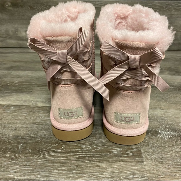 UGG | Mini Continuity Bow Boots In Pink Crystal Size 7 NEW In Box - Picture 5 of 10